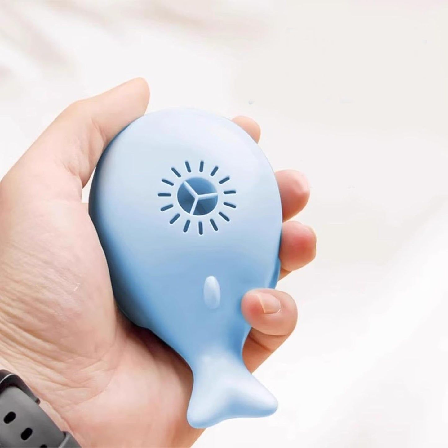 Interactive Battery-Operated Whale Floating Toy for Cats - Motion Activated Entertainment, Durable Design for All Breeds
